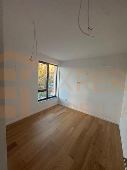 Vilă de vânzare pe malul lacului | in zona Mamaia Nord | 0% Comision