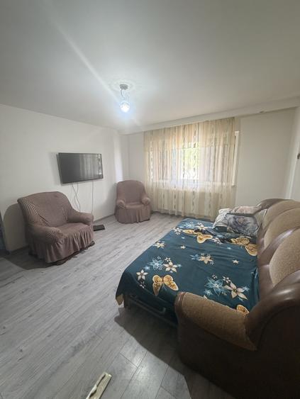 Apartament 2 camere semidecomandat la parter, 55 mp, CRAIOVITA