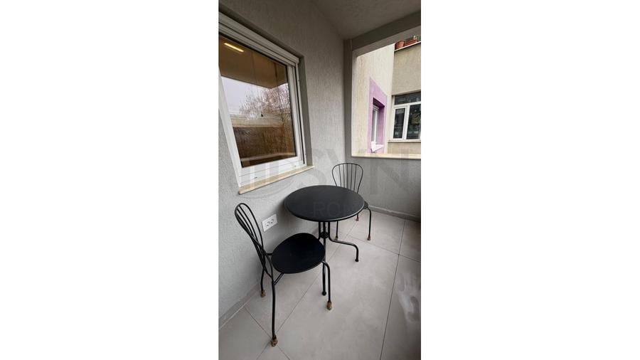 REA1028922 Ap Prima inchiriere bloc din 1986 scara blocului proaspat renovata