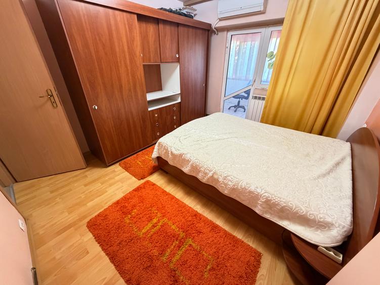 3 camere Esplanada Nicolina - bloc din 1990