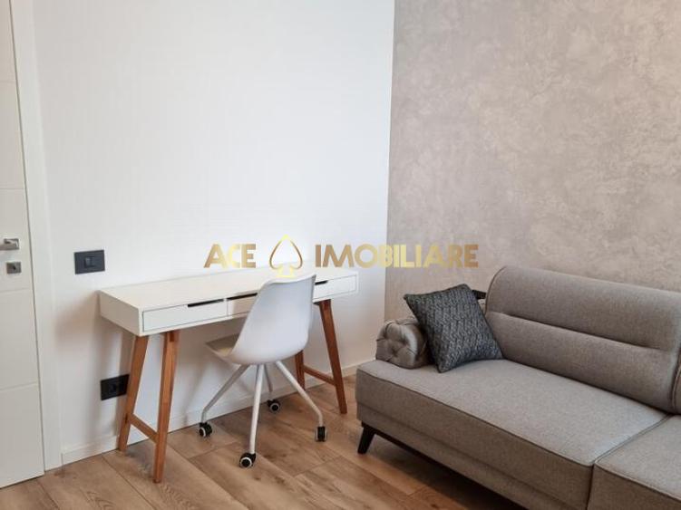 3 Camere de inchiriat | Sisesti | Parcare | Centrala | Pardoseala |