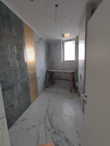 Proprietate exclusivistă cu ponton betonat, piscină interioară și ponorama
