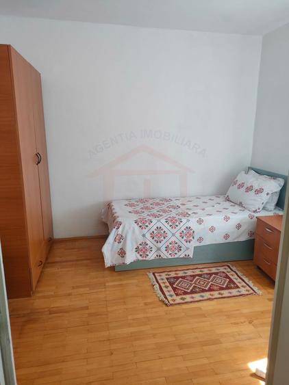 600 Euro-Inchiriere apartament 4 camere decomandate, etaj 10,Mazepa 2