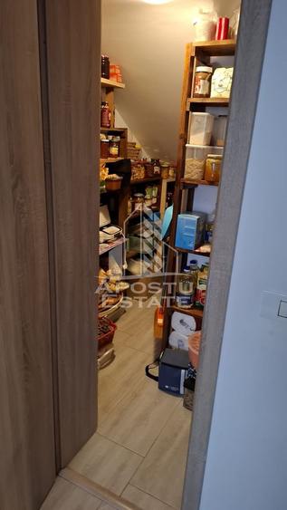 Duplex în Mosnita Noua situat în apropiere de drumul principal.