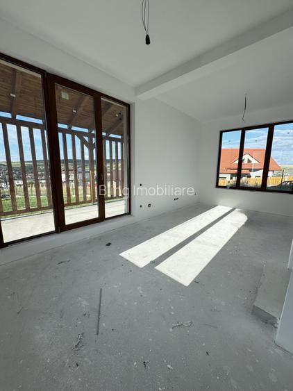 Casă individuală, 4 camere, 120 mp utili, teren liber 702 mp, Chinteni - 2