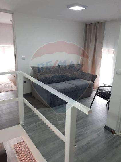 Apartament tip casa cu 4 camere de vânzare în zona Ultracentral