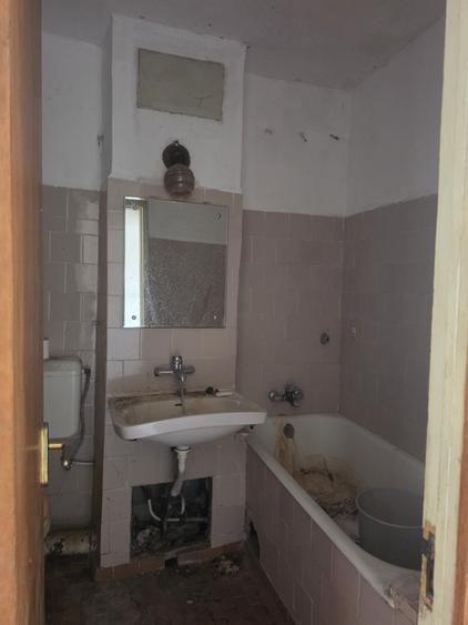 Mosilor/Carol apartament 2 camere decomandat de vanzare, constructie 1982