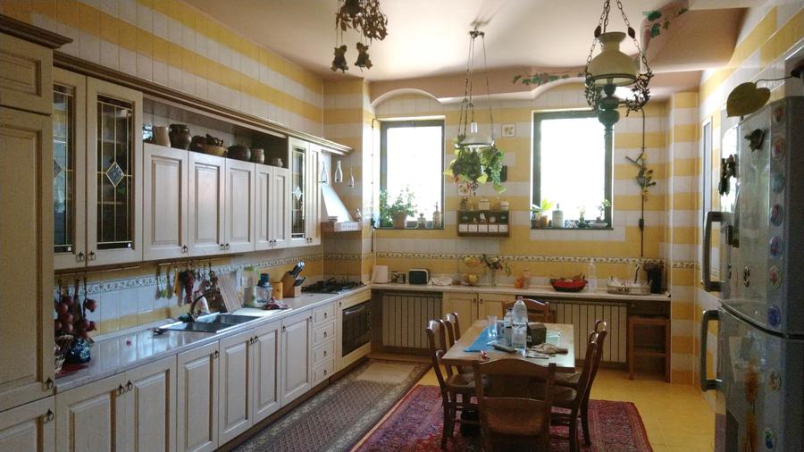 Casa impresionanta de vanzare Cotroceni, teren 680 mp, renovata, garaj dublu
