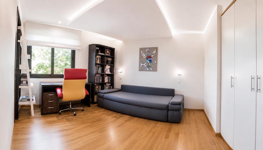 Apartament premium cu gradina privata 180 mp utili piscina zona Padurea Baneasa