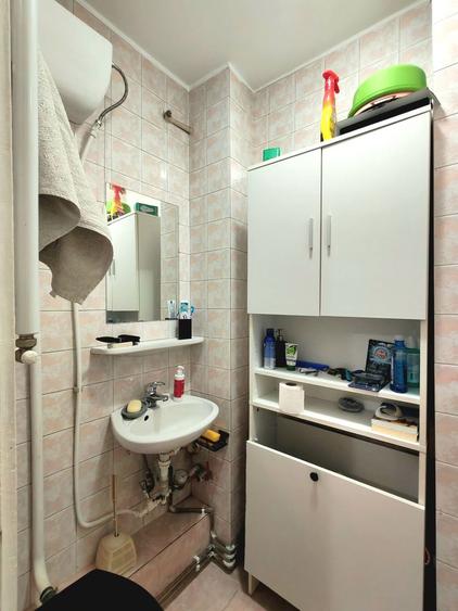 3 camere, suprafață utilă 67,7 mp, zona Olimpia, se vinde la cheie.