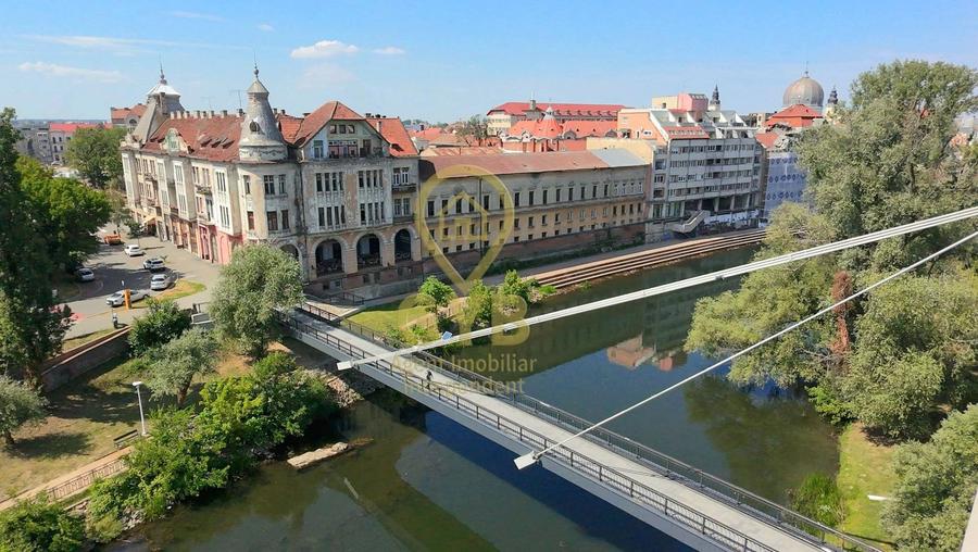 De vânzare apartament în clădire istorică * Ultracentral * Piața Gojdu