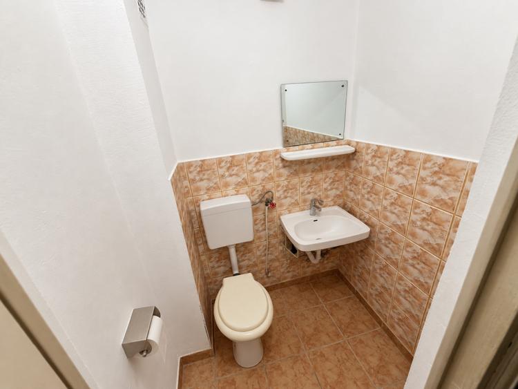 Apartament 3 camere de vânzare | Cetate | Etaj 3 | 2 băi | Balcon | Boxă