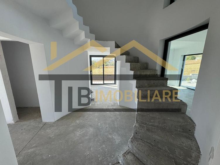 Casa individuala 4 camere, 181 mp utili, teren 822mp, zona Unirii