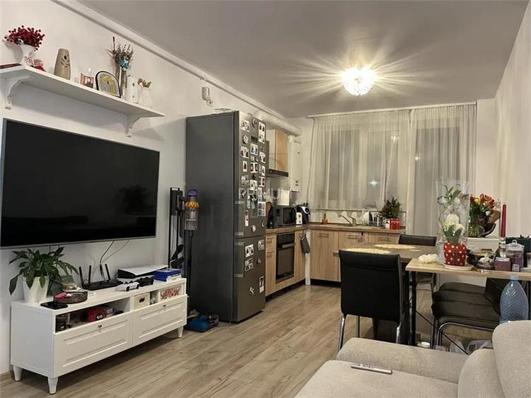 TORONTALULUI - 3 CAM - ETJ.1 -  BLOC NOU - 2 BAI - 2 BALCOANE - BOXA - LOC PARCA - 2