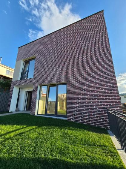 0% comision Case noi, 5 camere, garaj dublu, materiale calite-Borhanci
