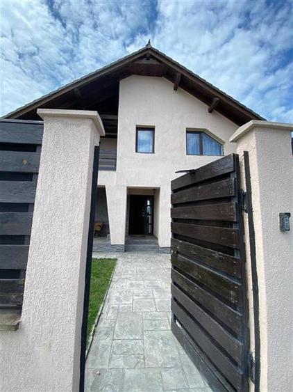 EXCLUSIVITATE, Casa 5 camere, 650 mp Teren, Carpinis-Tarlungeni, Brasov