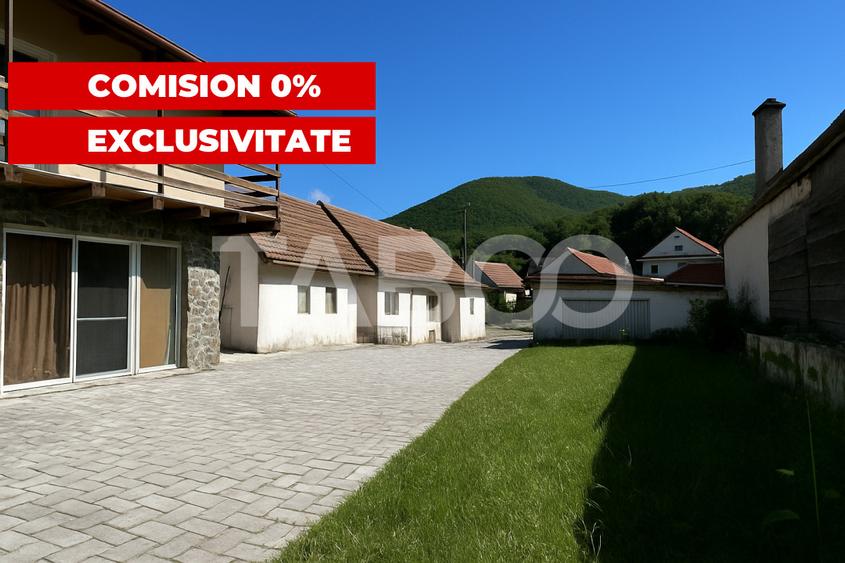 Casa din 2 corpuri individuala COMISION 0% curte 900mp in Cisnadioara