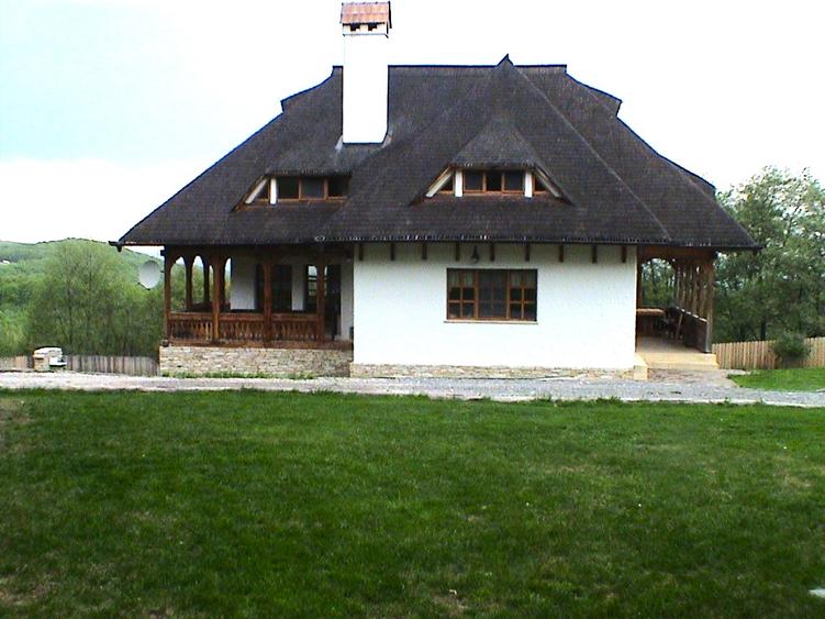 Casă individuală 180 mp | Curte 3.000 mp | Garaj | Sălicea