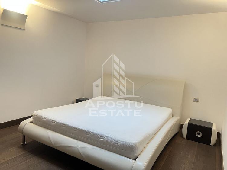 Apartament cu 3 camere demisol+ parter, Ultracentral