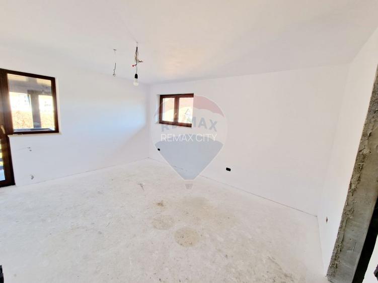 Casă / Vilă cu 8 camere de vânzare în zona Balaur - 30