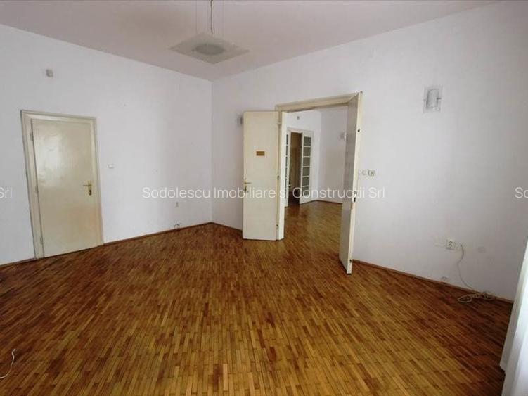 Vila spatioasa pentru birouri in zona centrala - 7
