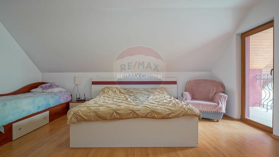 Casă cu garaj și panouri fotovoltaice – Codlea! - 37