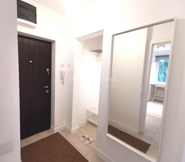 Proprietar - 2 Camere, Decomandat, Central, 3 min Metrou, Piața Unirii 7 min  - 12