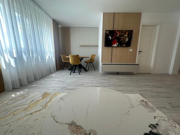 Apartament 2 camere PRIMA INCHIRIERE + loc parcare Poitiers Towers