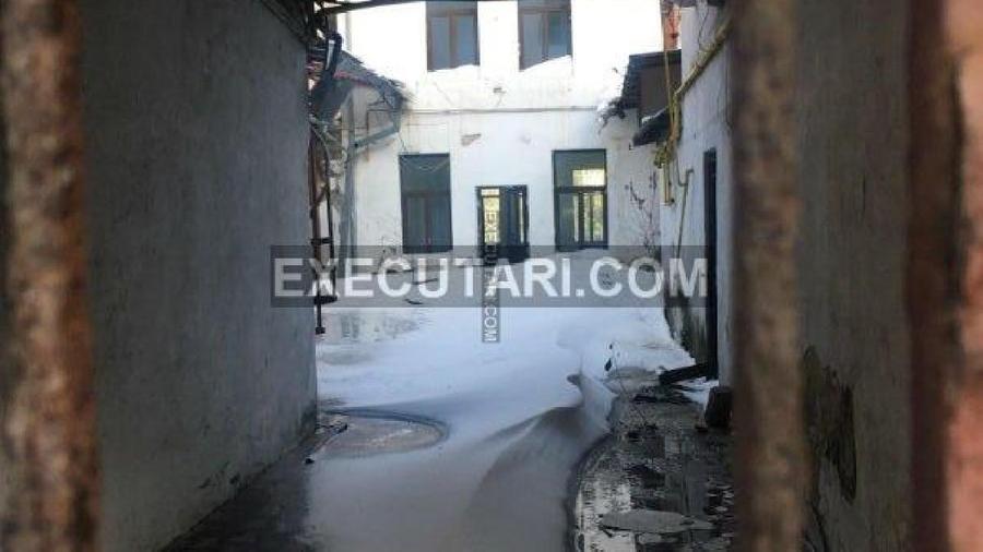 Hala (fosta cantină) + Birouri S+P+M 700mp - ULTRACENTRAL - BUSTENI