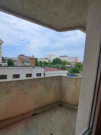  Apartament 3 camere de vânzare – Târgoviște, Micro 11 (în spatele Tribunalului  - 13