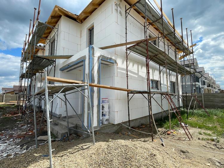 Duplex separat prin camera tehnica, 130 mp utili - Mosnita Veche
