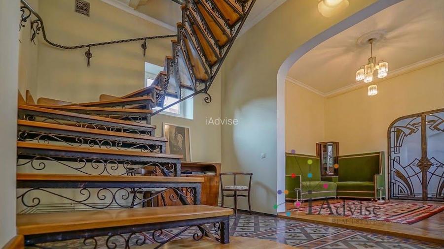 Vilă Istorică de Excepție în Centrul Istoric | 15 Camere | Acces Auto - 5