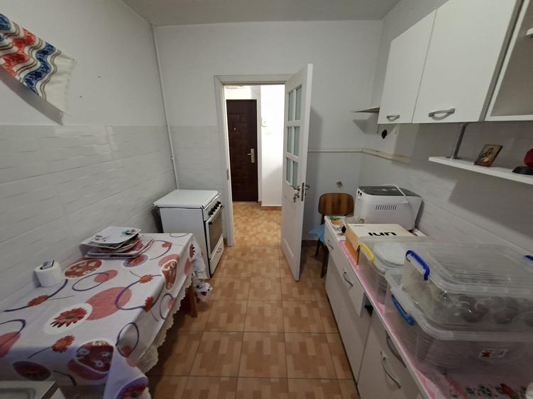 Apartament cu 2 camere, etajul 3/4, zona Tatarasi