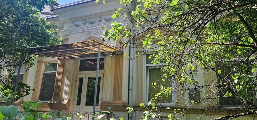 Casă zona Tudor Vladimirescu ( școala 8 )