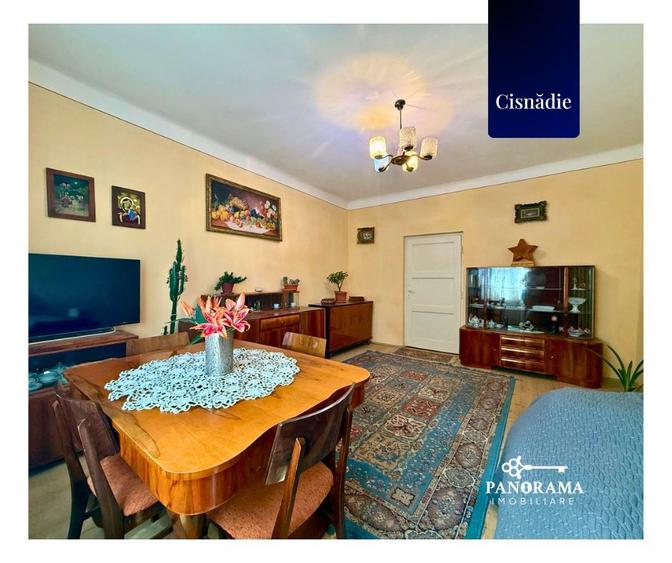 Casă cu grădină proprie, garaj, pivniță și teren în centrul Cisnădiei