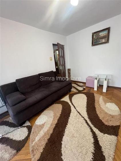 Chirie apartament 3 camere, tip AN, zona Nufarul