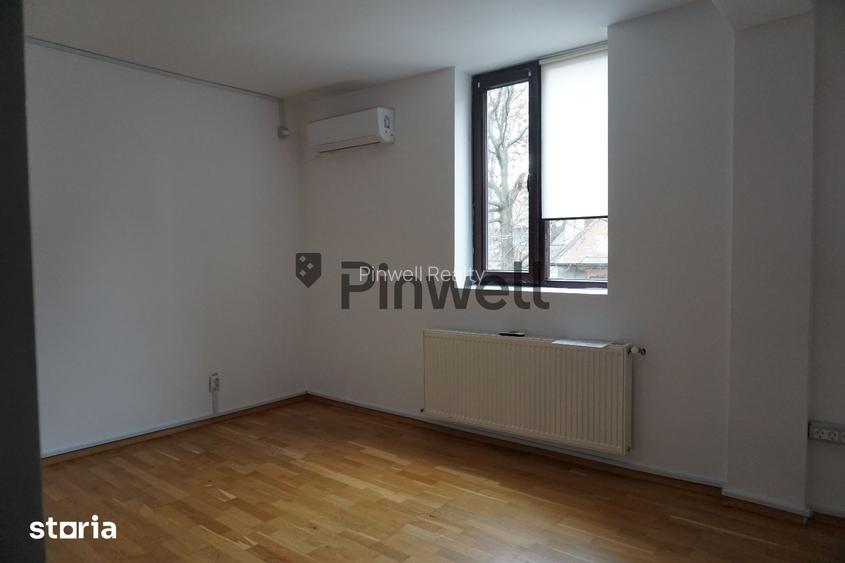 Vila de inchiriat consolidata in Piata Victoriei cu parcare - 11