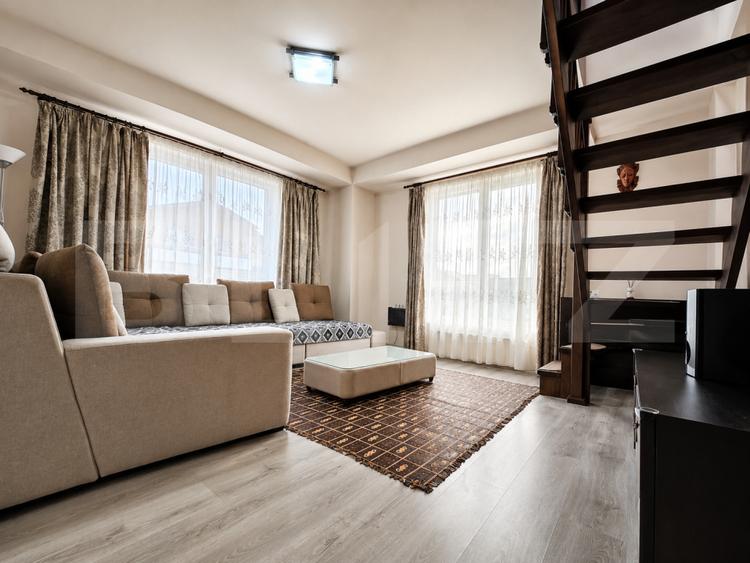 Apartament cu scară interioară | 3 camere & 2 bai | Decomandat | Sanpetru