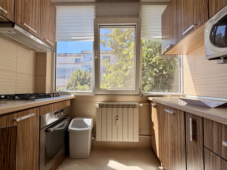 Apartament 2 camere decomandat de închiriat | Galeriile Soveja