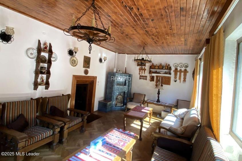 Bran - Casa pe strada Valea Portii, 223 mp, 4 dormitoare, teren 320 mp - 7