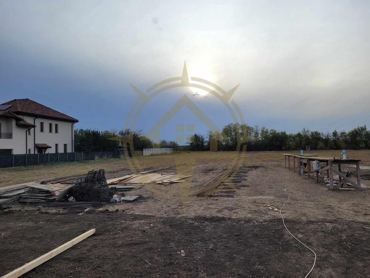 DOM00437 - De vanzare teren intravilan 500 mp langa padure