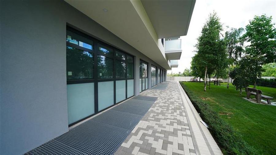 Spatiu comercial | Complex rezidential nou | Nufarul | 15 parcari incluse