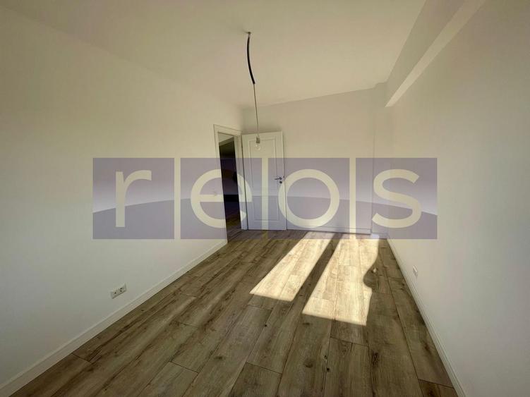 VANZARE APARTAMENT 3 CAMERE TEPES VODA CALEA CALARASILOR 87MP MANSARDA