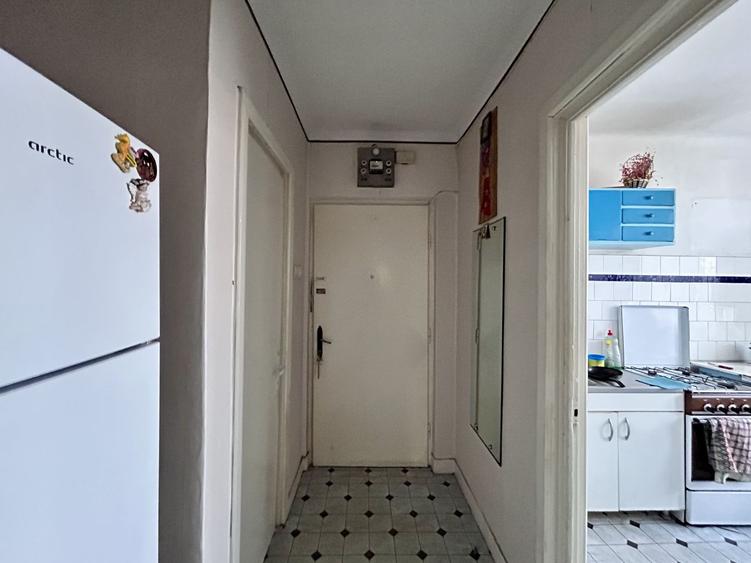 Apartament 2 cam, semidecomandat, Centrala Proprie, Centru, Ploiesti