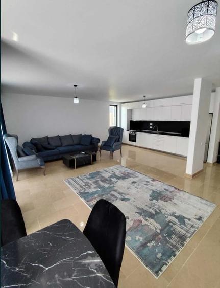 Apartament cu 4 camere de închiriat, zona  Faleza Nord