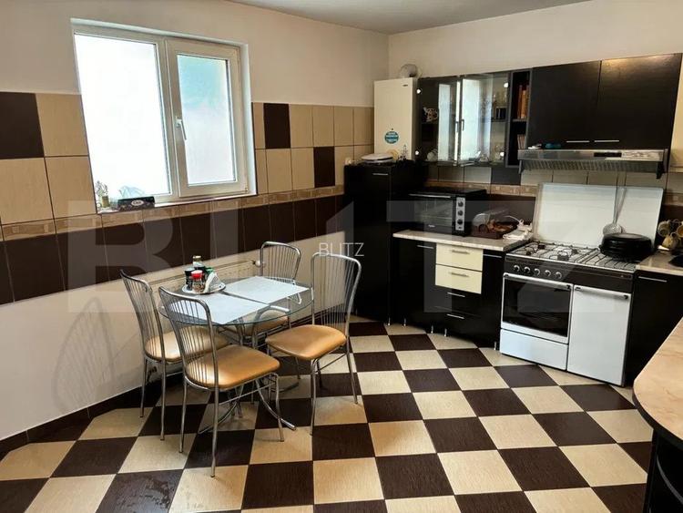 Casa P+1 de vanzare, cu 4 camere, 180 mp, zona Micro 2 - 3