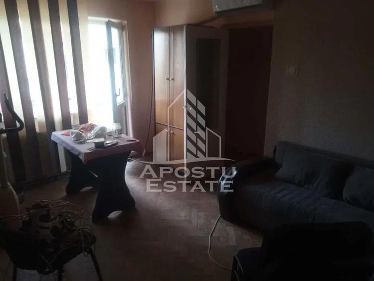 Apartament cu 4 camere de închiriat în Dambovita
