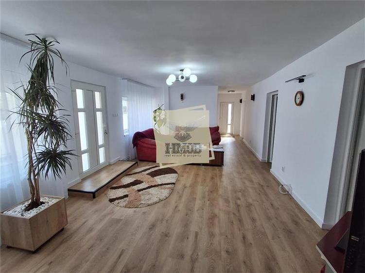 Casa 7 camere 210 mp utili si teren 800 Sibiu