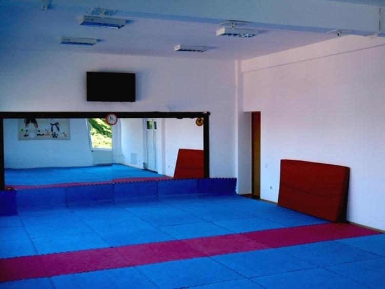 Vand sala de sport,include spatii multifunctionale
