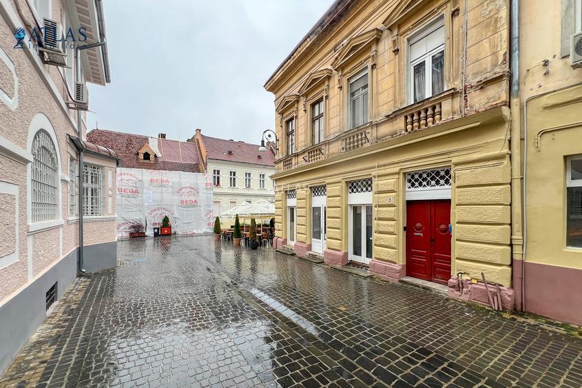 Studio Centru Istoric, piața Enescu, cu terasa deosebită - 2